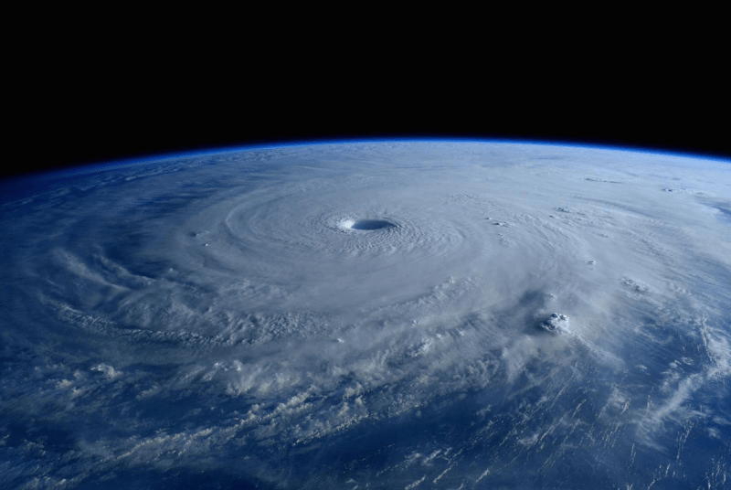 Фотографии тайфуна «Майсак» из орбитальной станции МКС