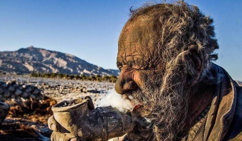 Самый грязный человек в мире не мылся более 60-ти лет
