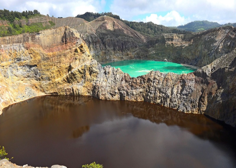 Чудеса природы: цветные озёра Келимуту в Индонезии